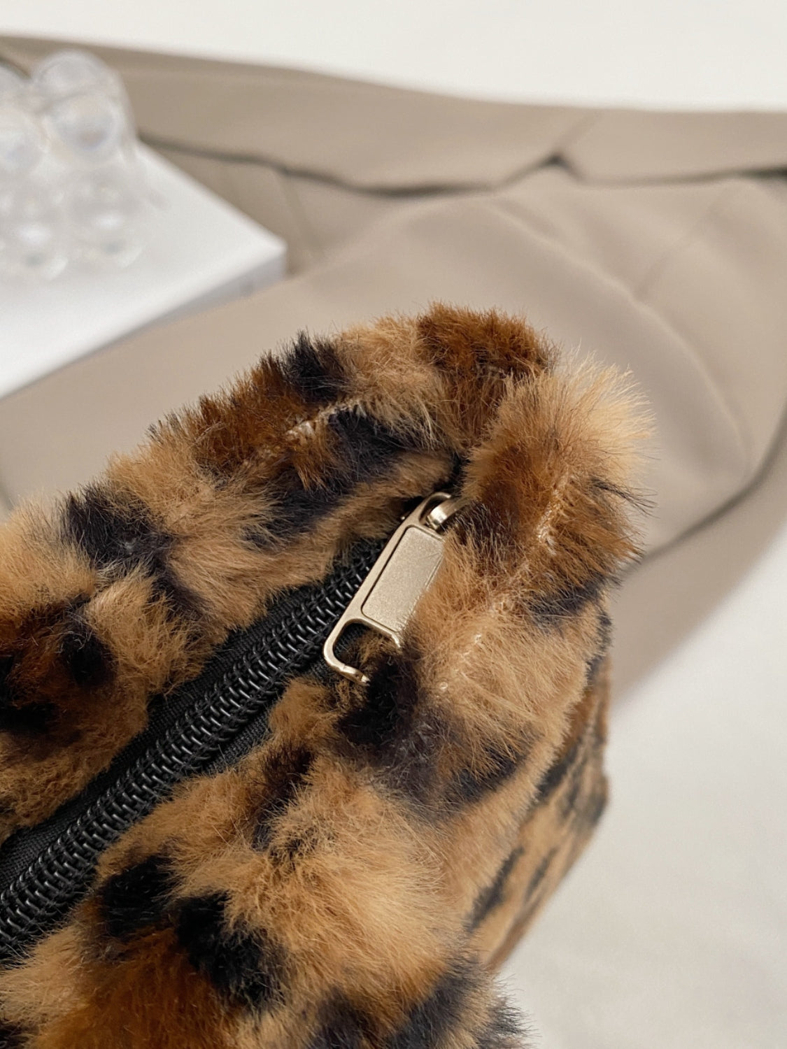 Leopard Fluff Handbag with Zipper